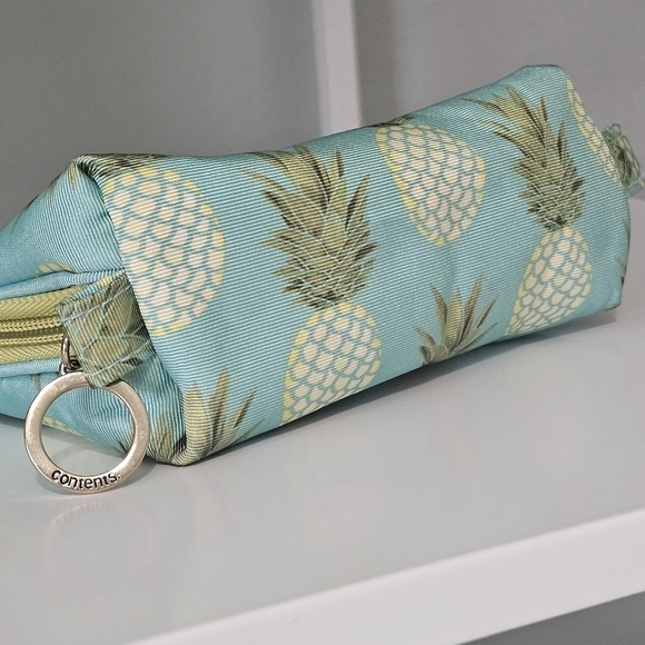 ๐ 4 for $25 ๐ CONTENTS BY ALLEGRO PINEAPPLE MAKEUP TRAVEL BAG - Picture 6 of 7